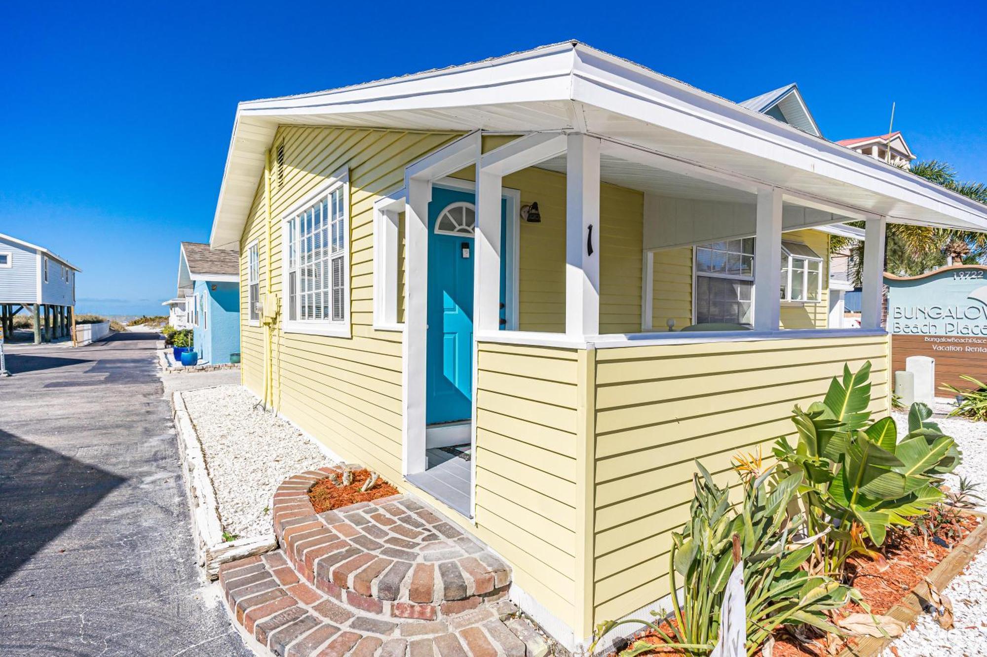 Canary Beach Cottage Клеруотер-Бич Экстерьер фото