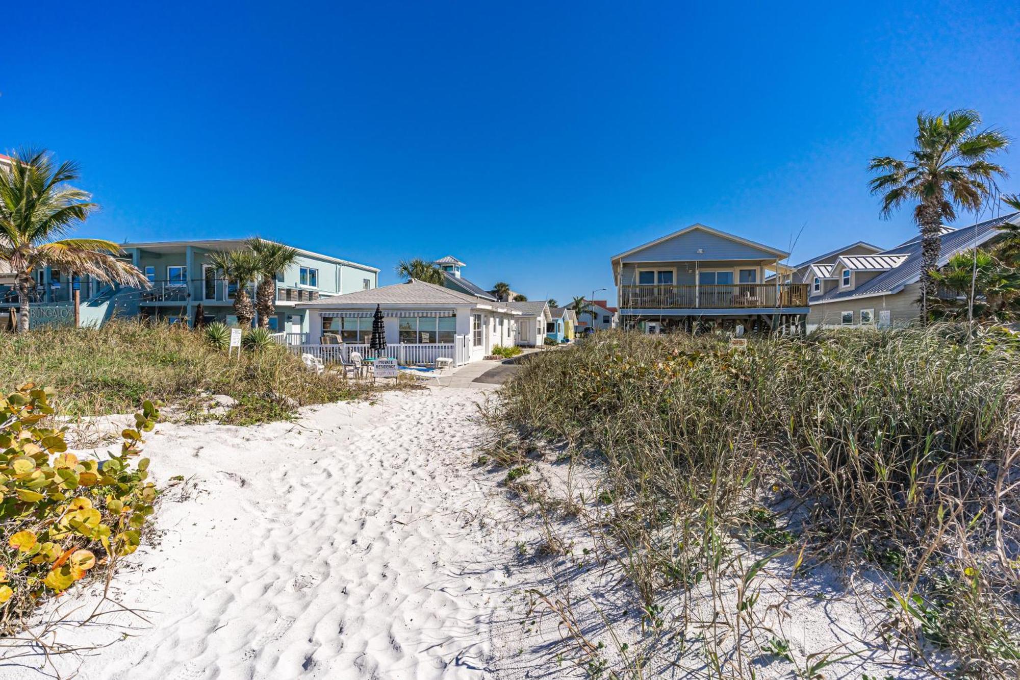Canary Beach Cottage Клеруотер-Бич Экстерьер фото