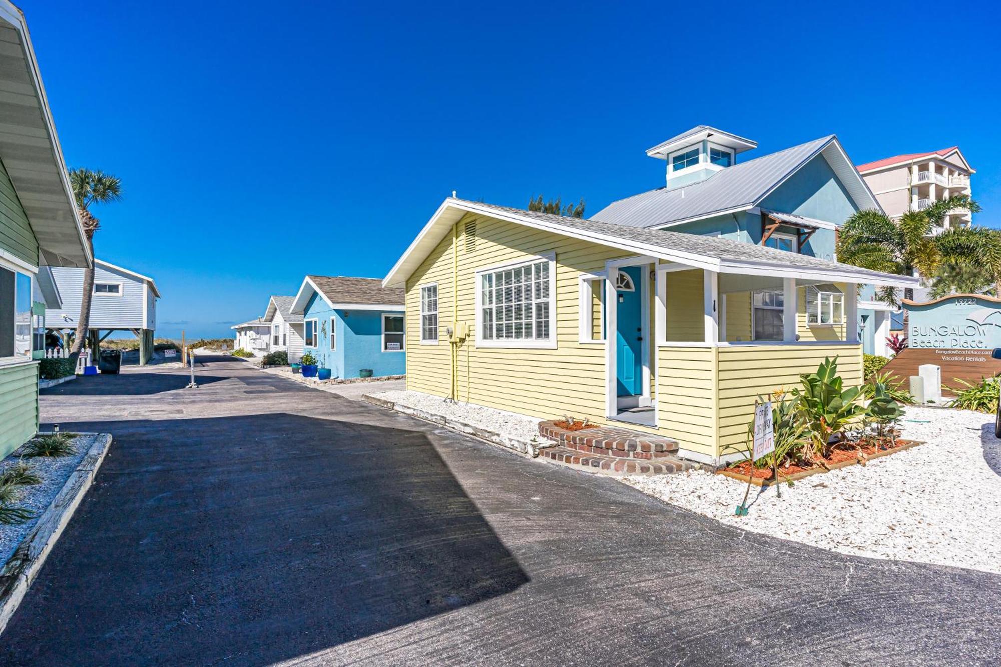 Canary Beach Cottage Клеруотер-Бич Экстерьер фото